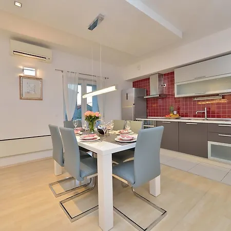 Apartment Villa Nodi