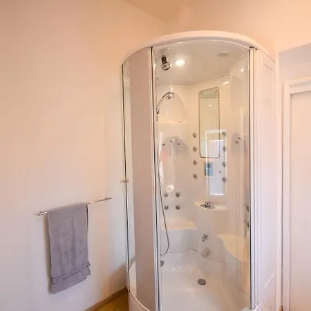 Apartment Villa Nodi