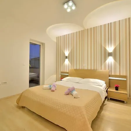 Apartment Villa Nodi *